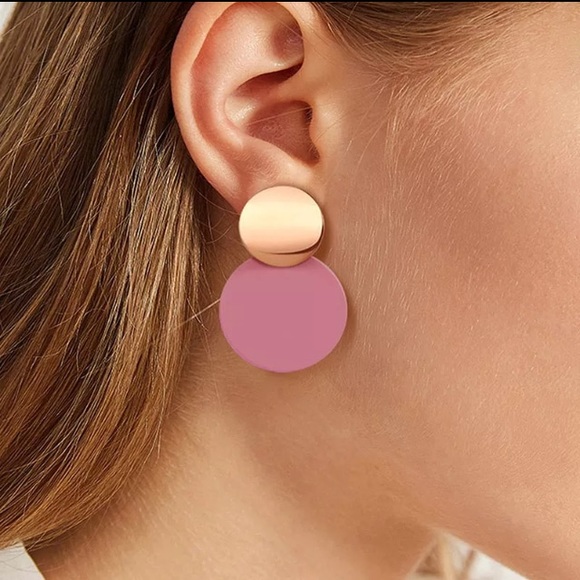 2/$20 Last one! Super cute wavy disc earrings - Picture 2 of 5